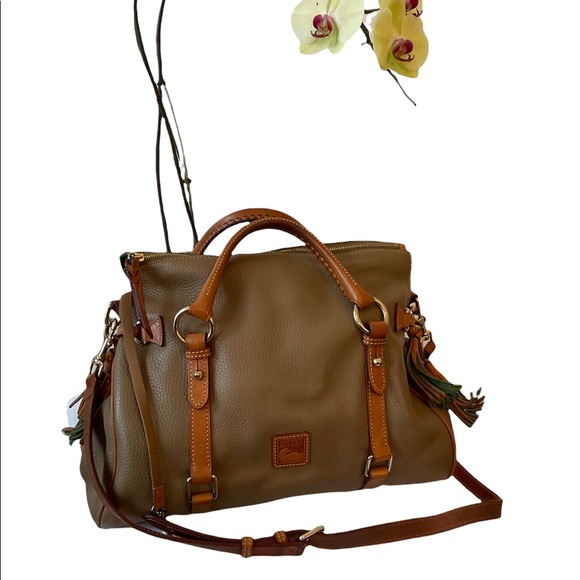Dooney & Bourke Handbags - DOONEY & BOURKE  NWOT FLORENTINE LARGE SATCHEL.